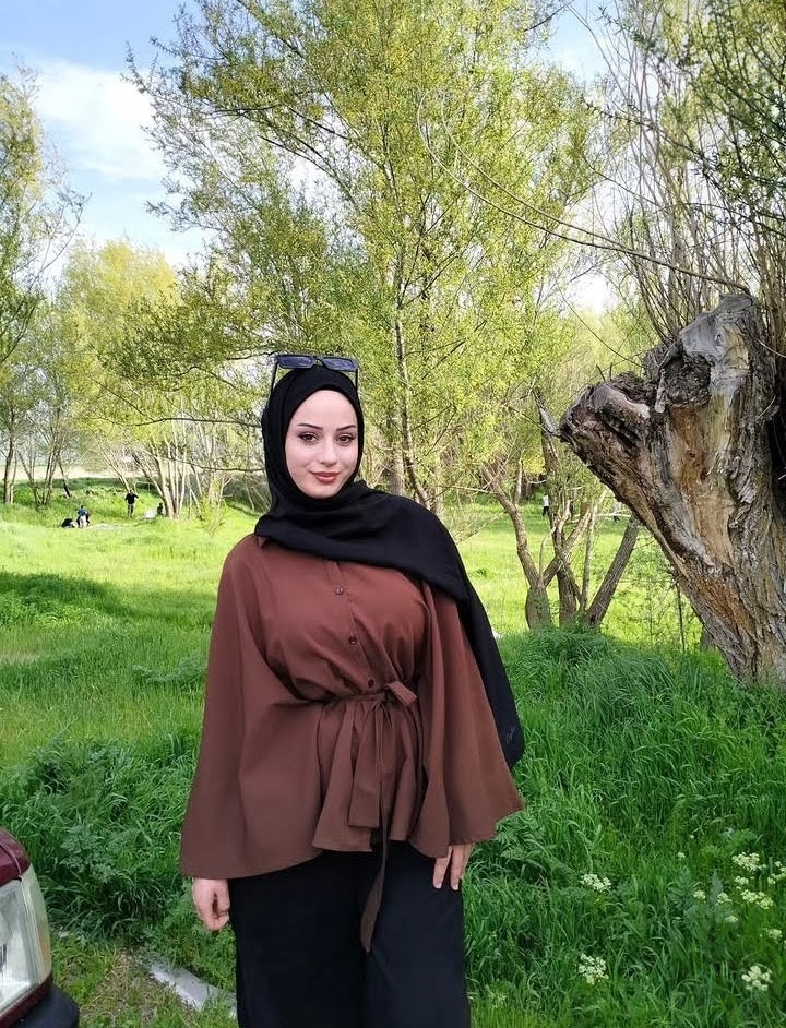 Kaynaşlı Yavaş Adımlarla Sevgili Escort Bayan Kaderin