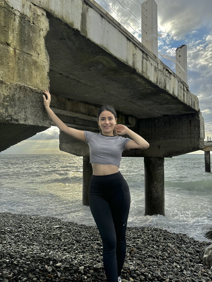 Kaynaşlı Zayıf Bayan Escort Bayan Nazlı